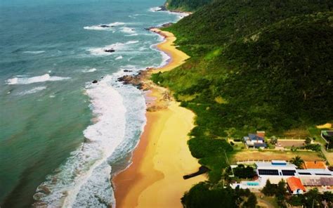 melhores praias perto do beto carrero - praia alegre penha sc